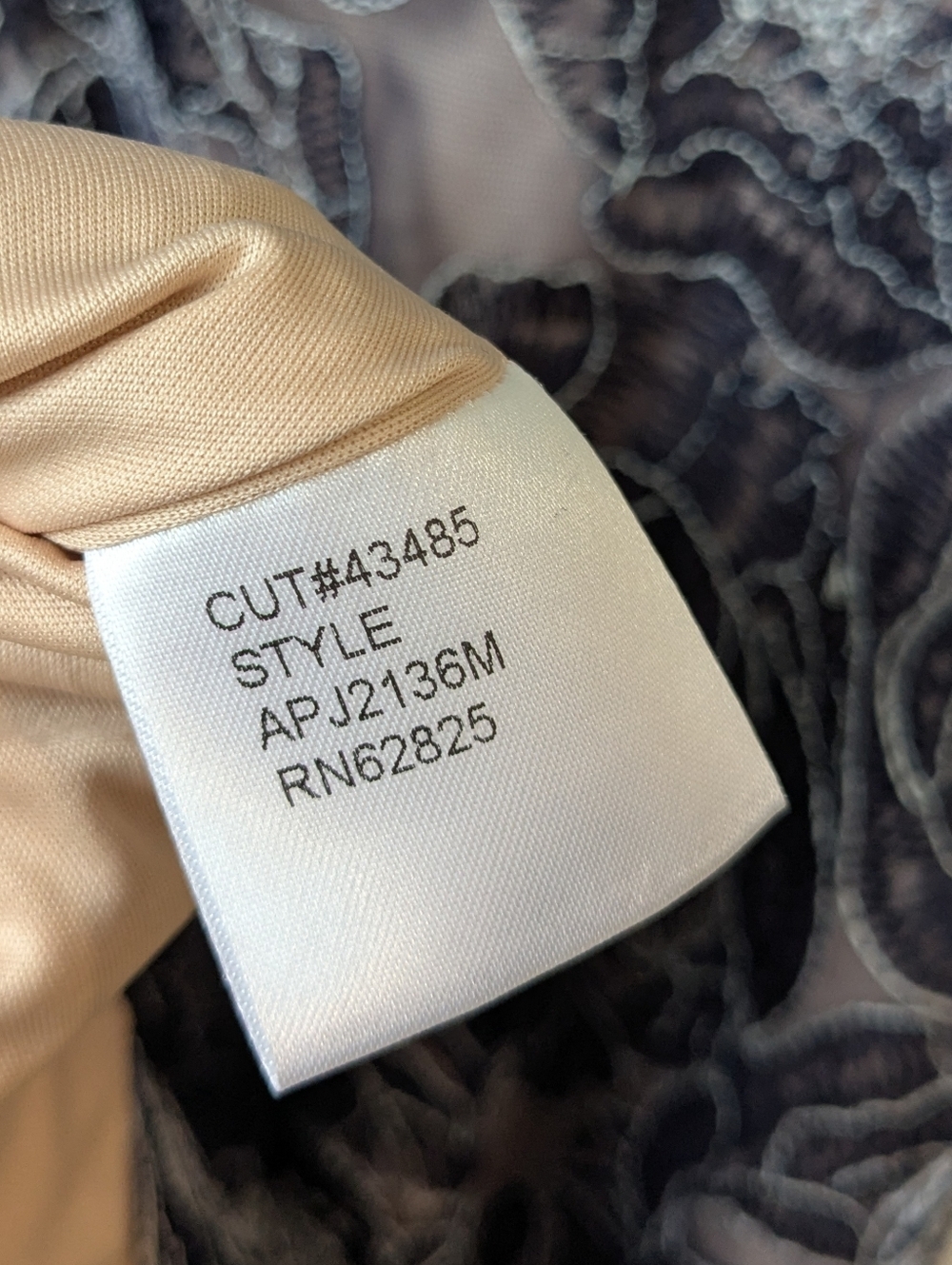 NEW Tadashi Shoji Rose Motif - Picture 7 of 8